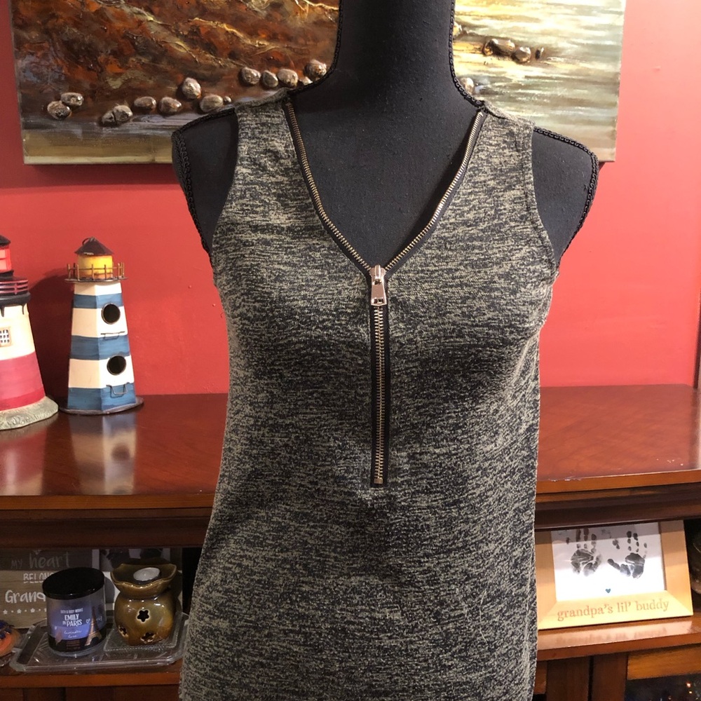 Suzy Shier Marled Gray Zip-Front Knit Tank